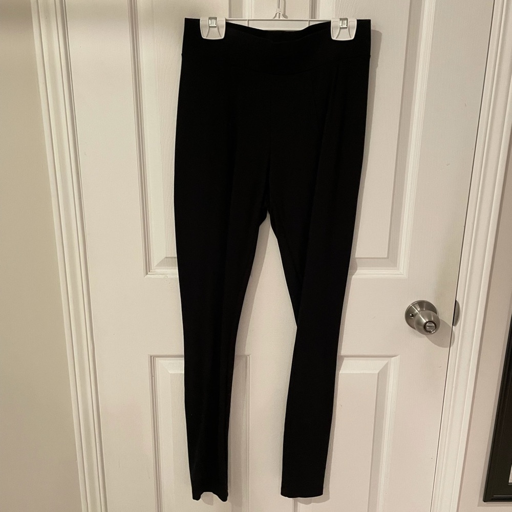 ☘️Black Leggings Rickis size small